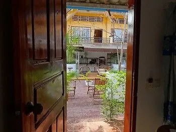 Hotel Kong Bar And Guesthouse