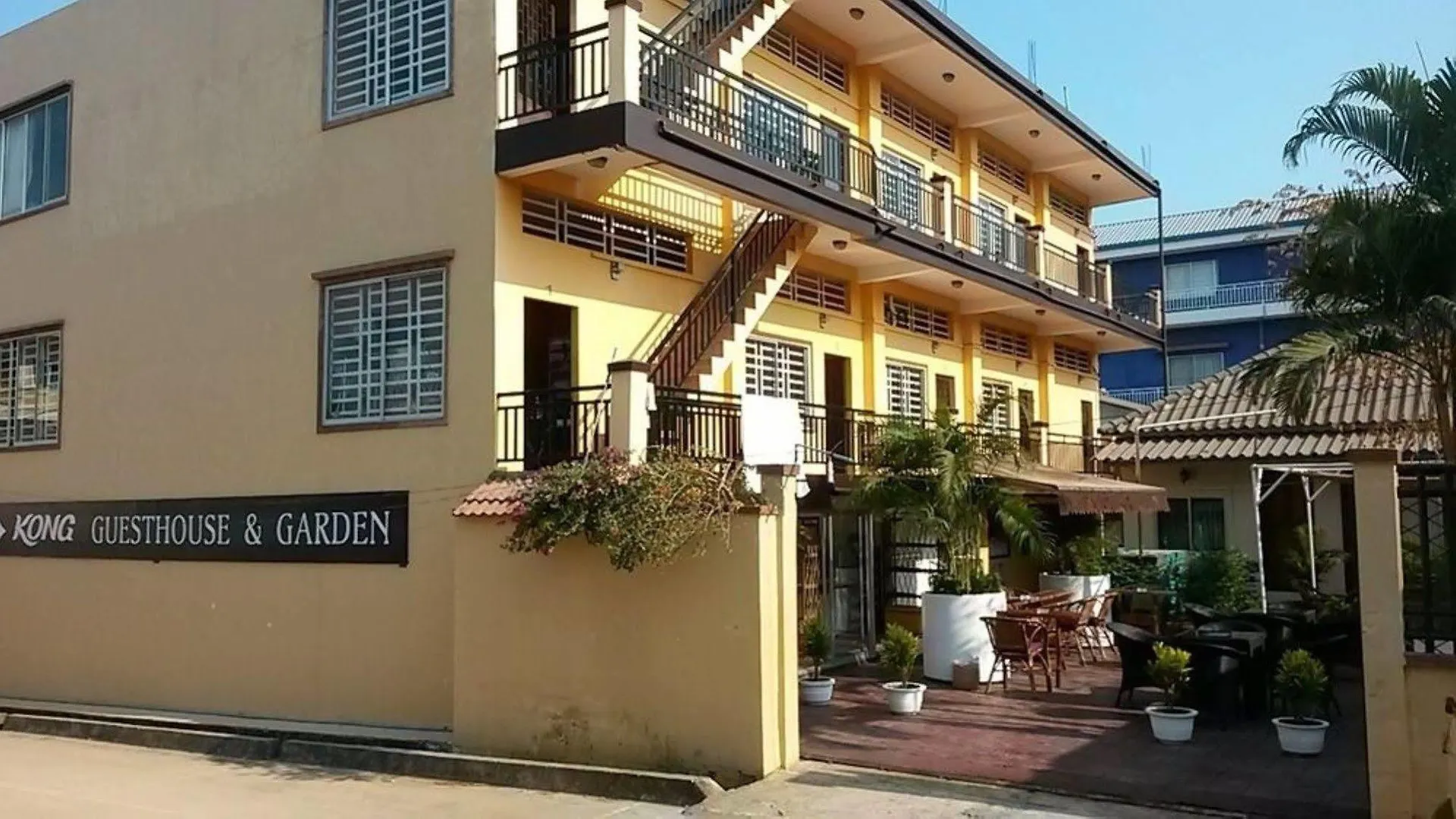 Kong Bar And Guesthouse
